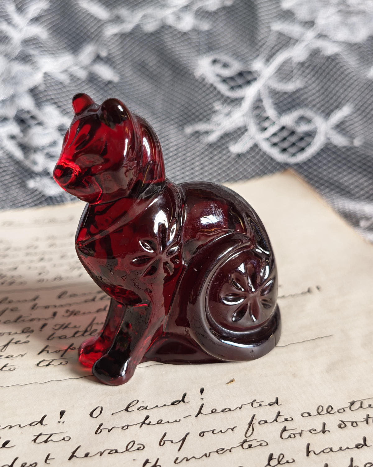 Rare Franklin Mint Ruby Glass Cat | Curio Cabinet Cats Figurine c1990