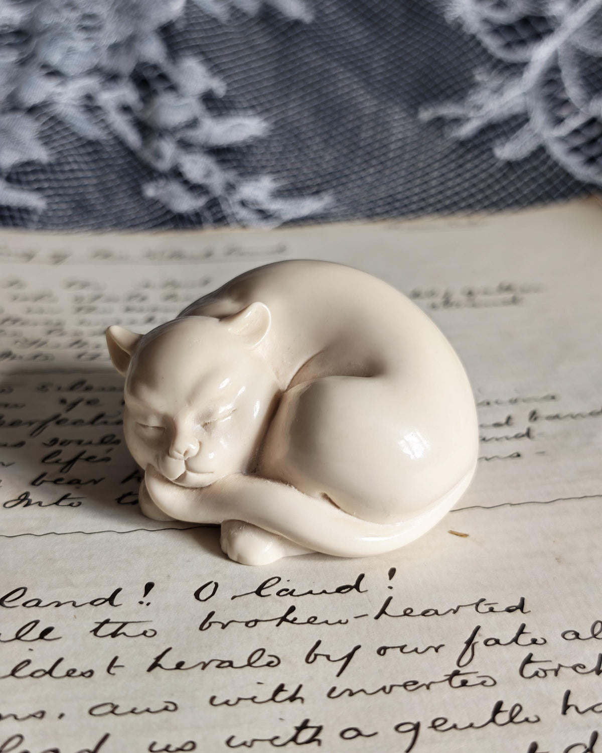 Vintage Franklin Mint Netsuke Cat 1986 | Curio Cabinet Cats Figurine