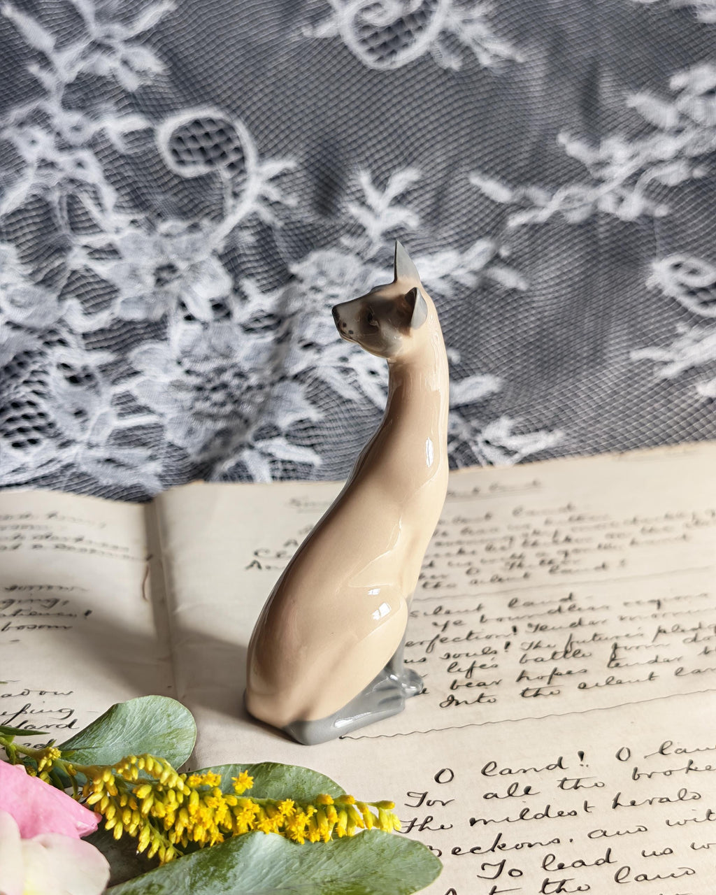 Vintage Franklin Mint Valencia Siamese Cat | Curio Cabinet Cats Figurine 1986