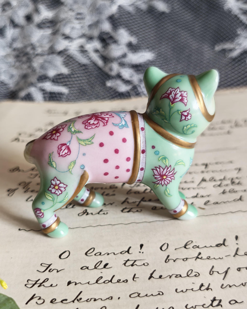 Rare Franklin Mint Famille Rose Cat | Curio Cabinet Cats Vintage Figurine