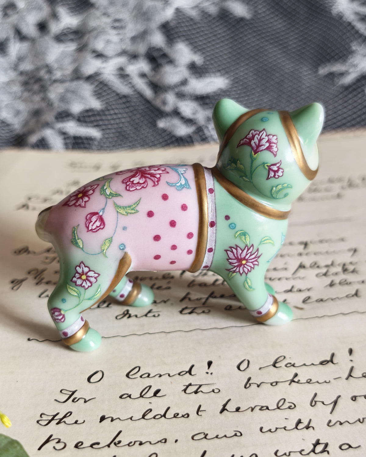 Rare Franklin Mint Famille Rose Cat | Curio Cabinet Cats Vintage Figurine