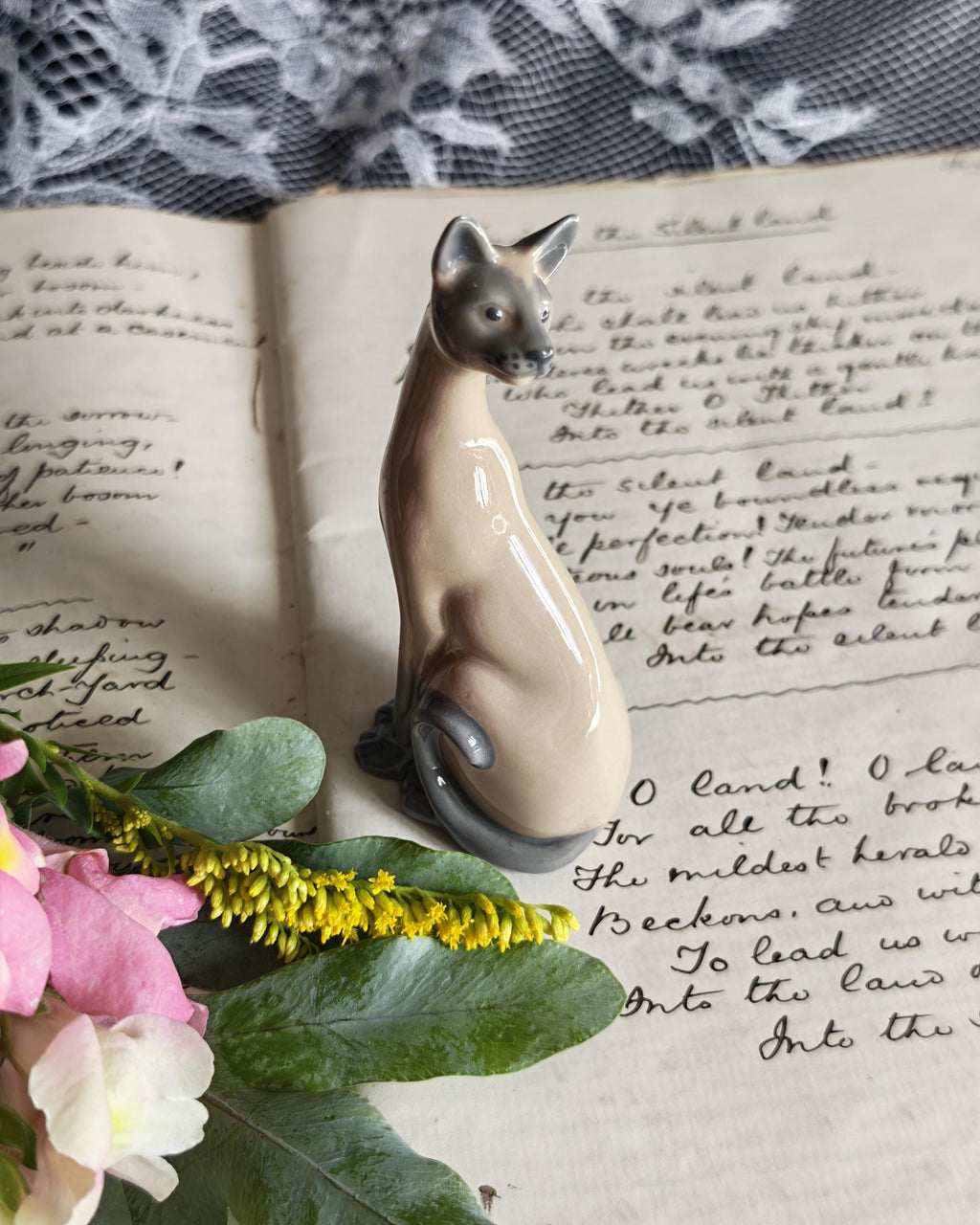 Vintage Franklin Mint Valencia Siamese Cat | Curio Cabinet Cats Figurine 1986