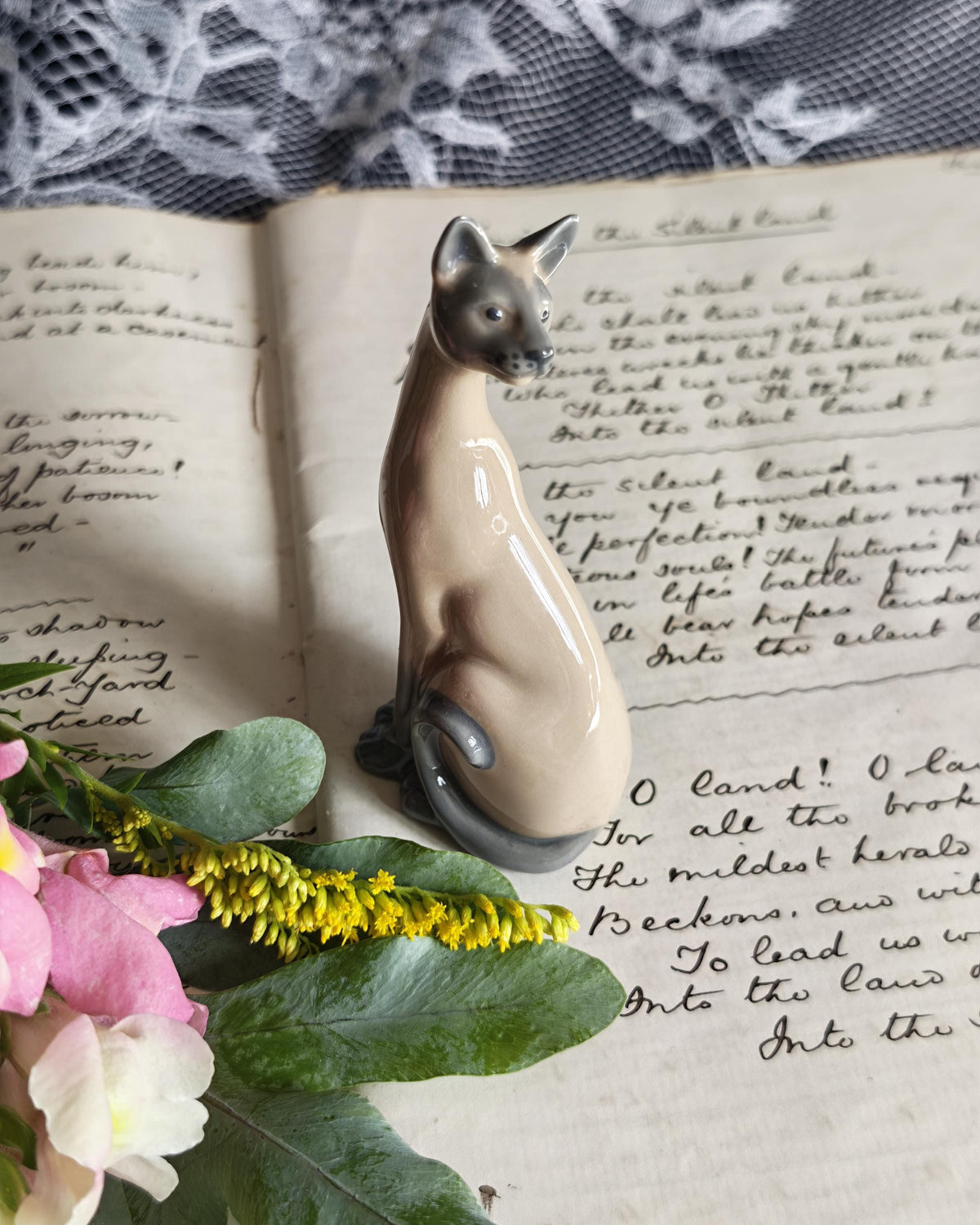 Vintage Franklin Mint Valencia Siamese Cat | Curio Cabinet Cats Figurine 1986