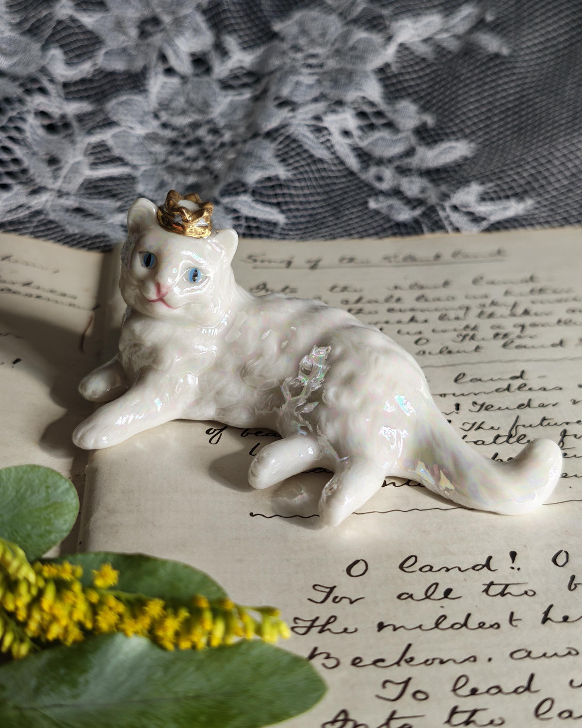 Vintage Franklin Mint Lustre Glaze Curio Cabinet Cat | Crowned Persian Cat c1990