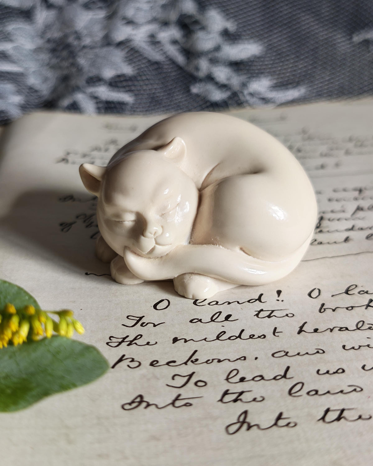 Vintage Franklin Mint Netsuke Cat 1986 | Curio Cabinet Cats Figurine