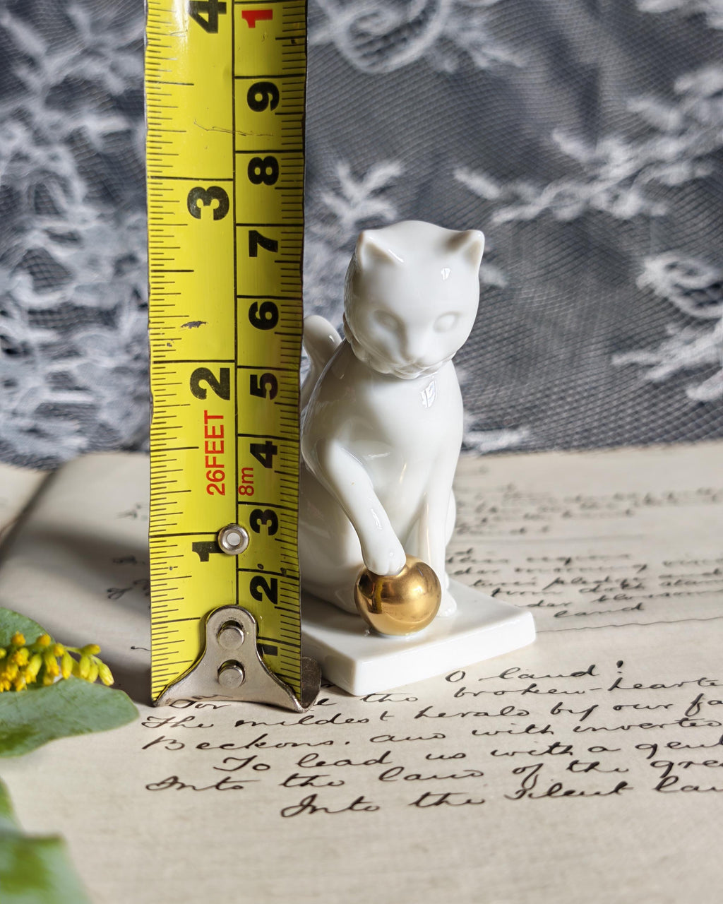Vintage Franklin Mint Blanc de Chine Cat Curio Cabinet Cats 1988 Porcelain