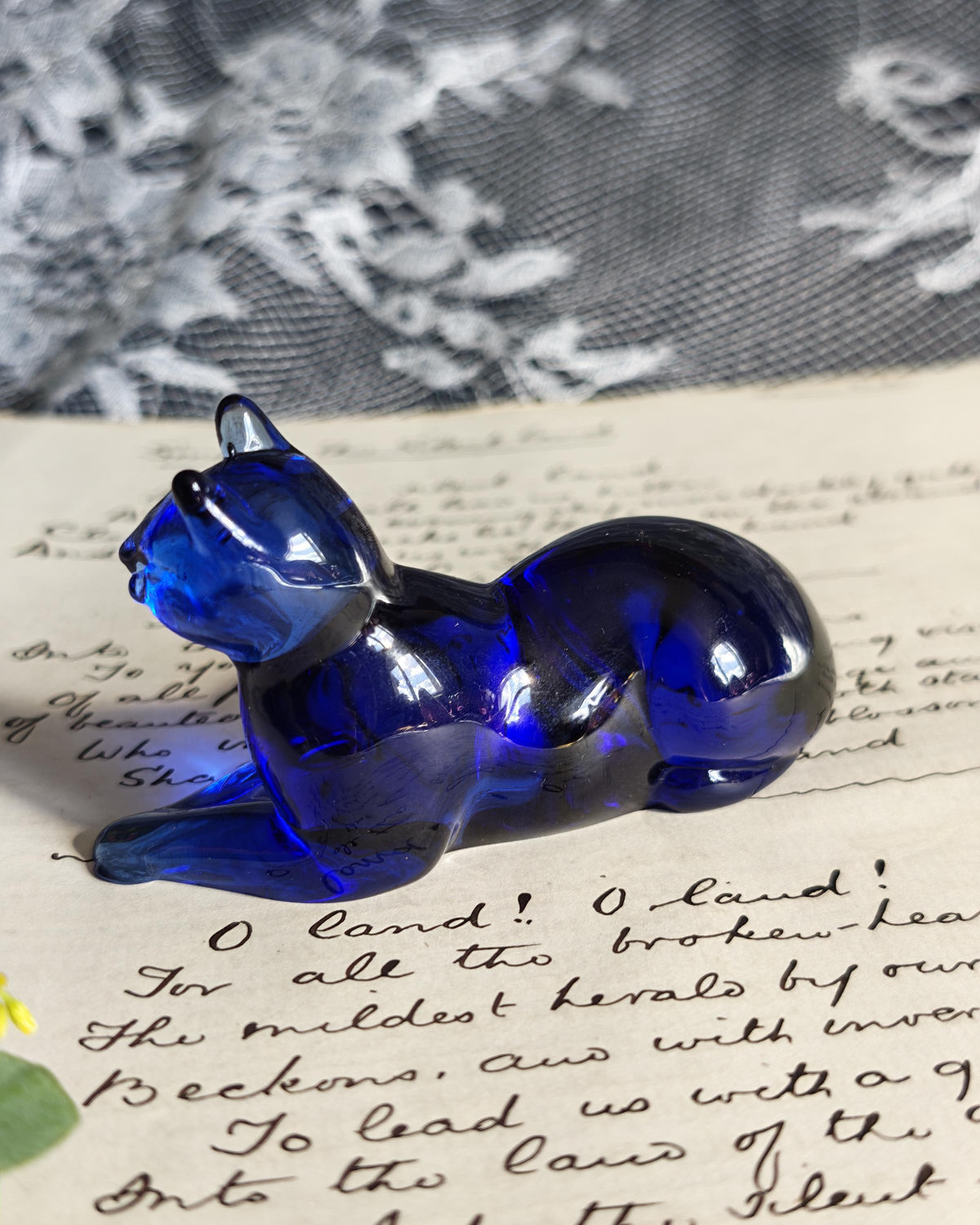 Vintage Franklin Mint Cobalt Blue Glass Cat | Curio Cabinet Cats 1986
