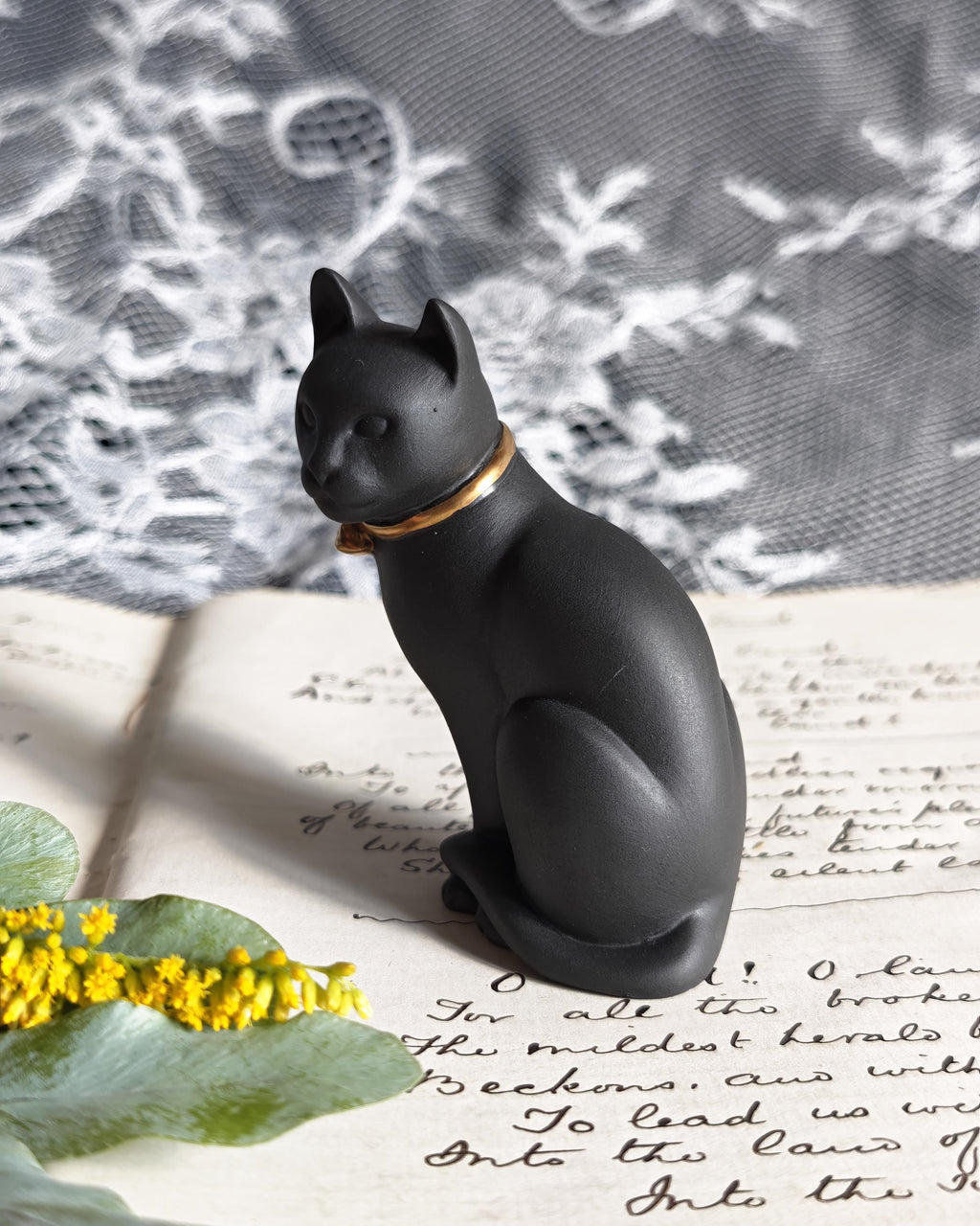 Vintage Franklin Mint Black Basalt Cat 1988 | Curio Cabinet Cats Figurine