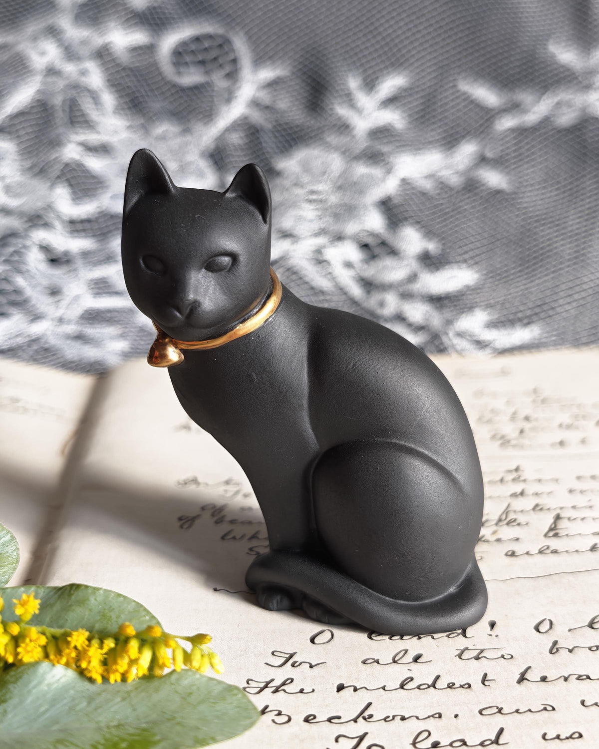 Vintage Franklin Mint Black Basalt Cat 1988 | Curio Cabinet Cats Figurine