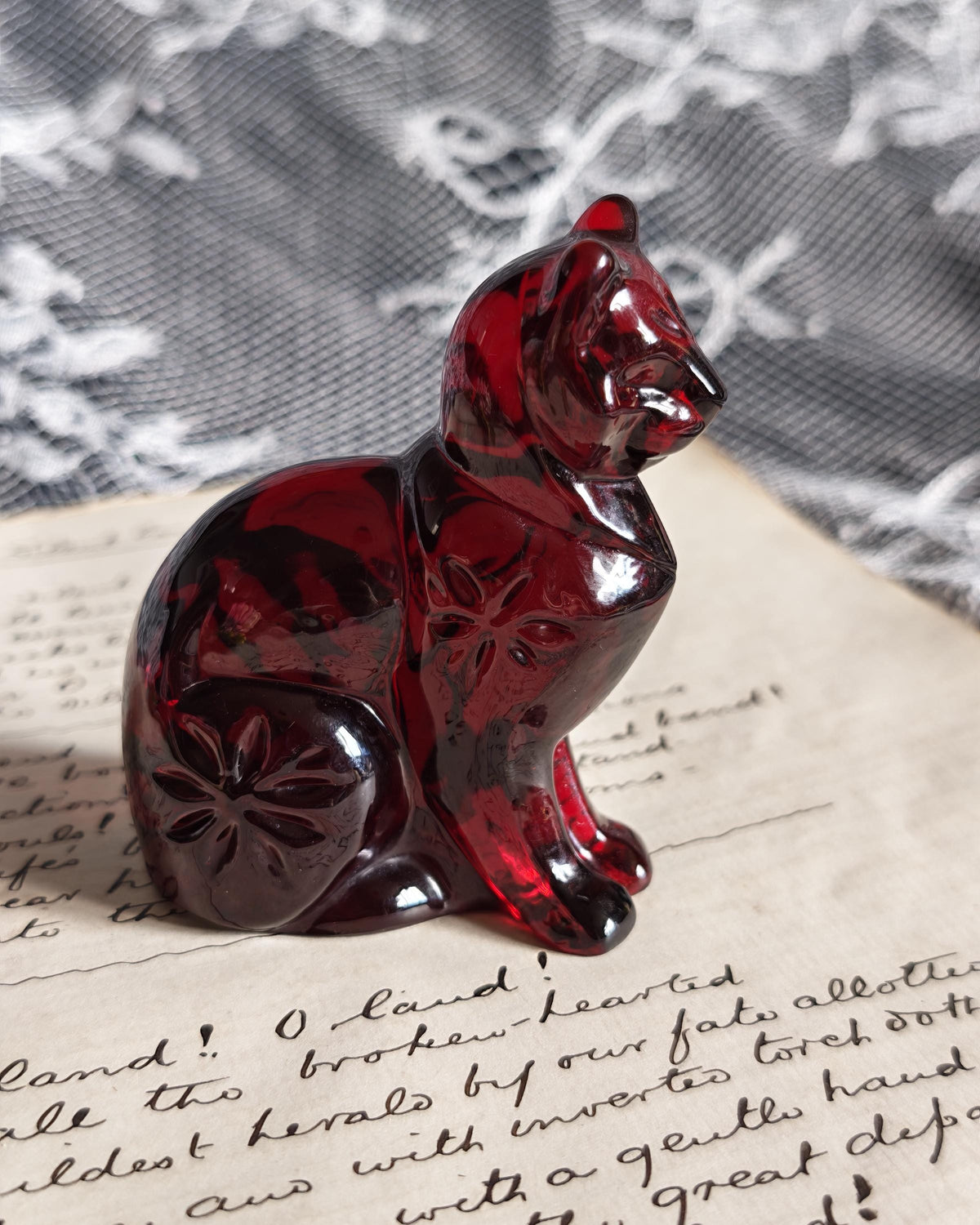 Rare Franklin Mint Ruby Glass Cat | Curio Cabinet Cats Figurine c1990