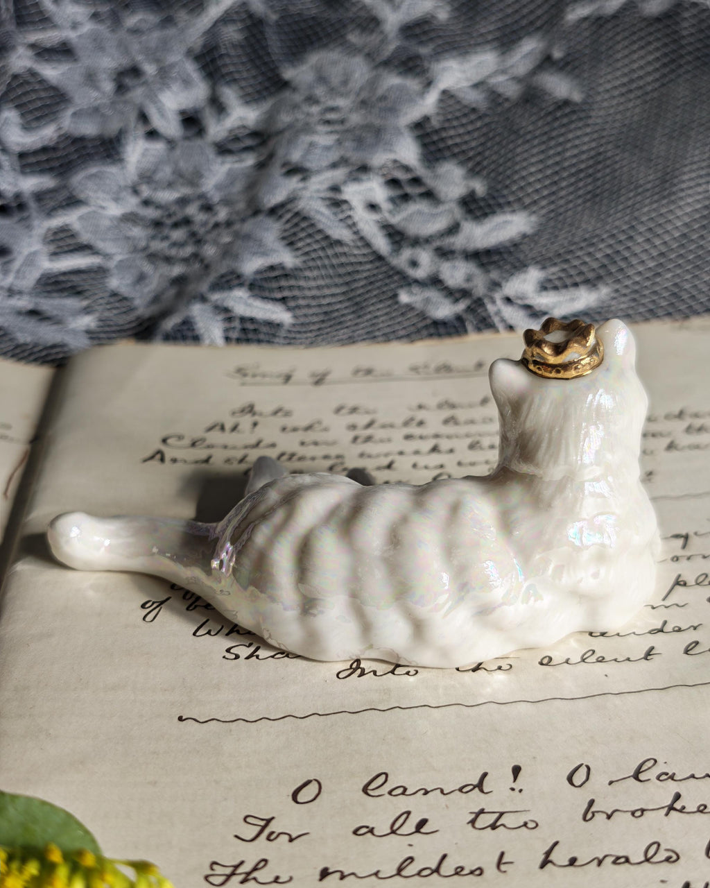 Vintage Franklin Mint Lustre Glaze Curio Cabinet Cat | Crowned Persian Cat c1990