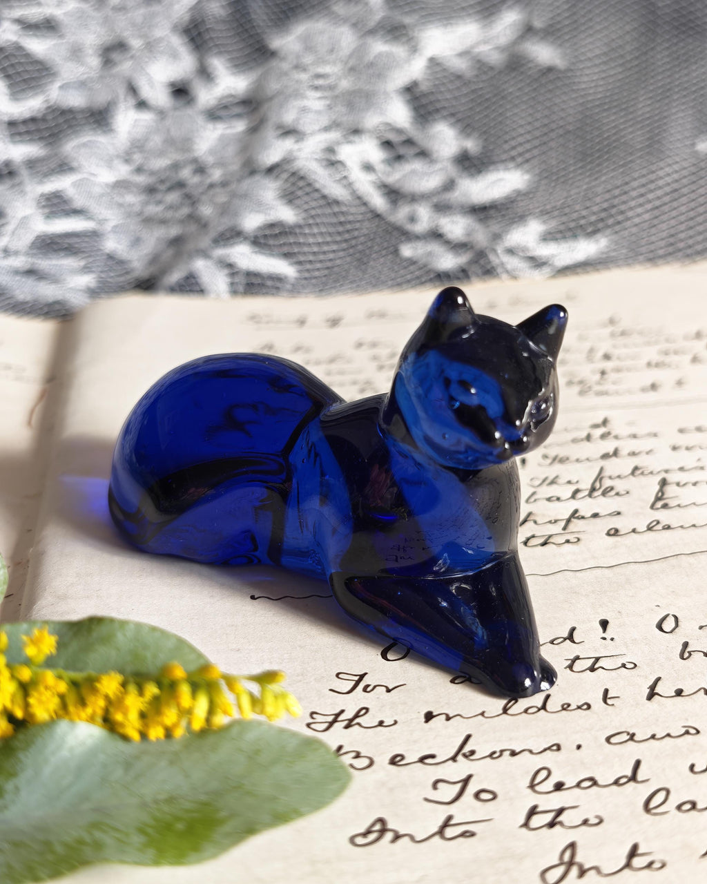 Vintage Franklin Mint Cobalt Blue Glass Cat | Curio Cabinet Cats 1986