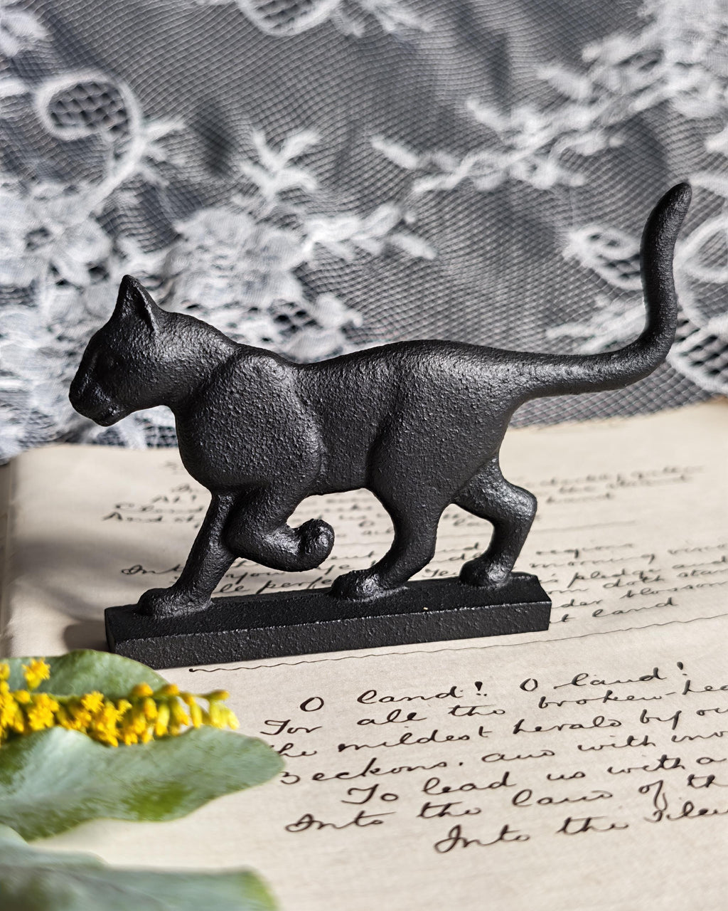 Vintage Franklin Mint Bootscraper Cat 1986 Cast Iron Curio Cabinet Cats