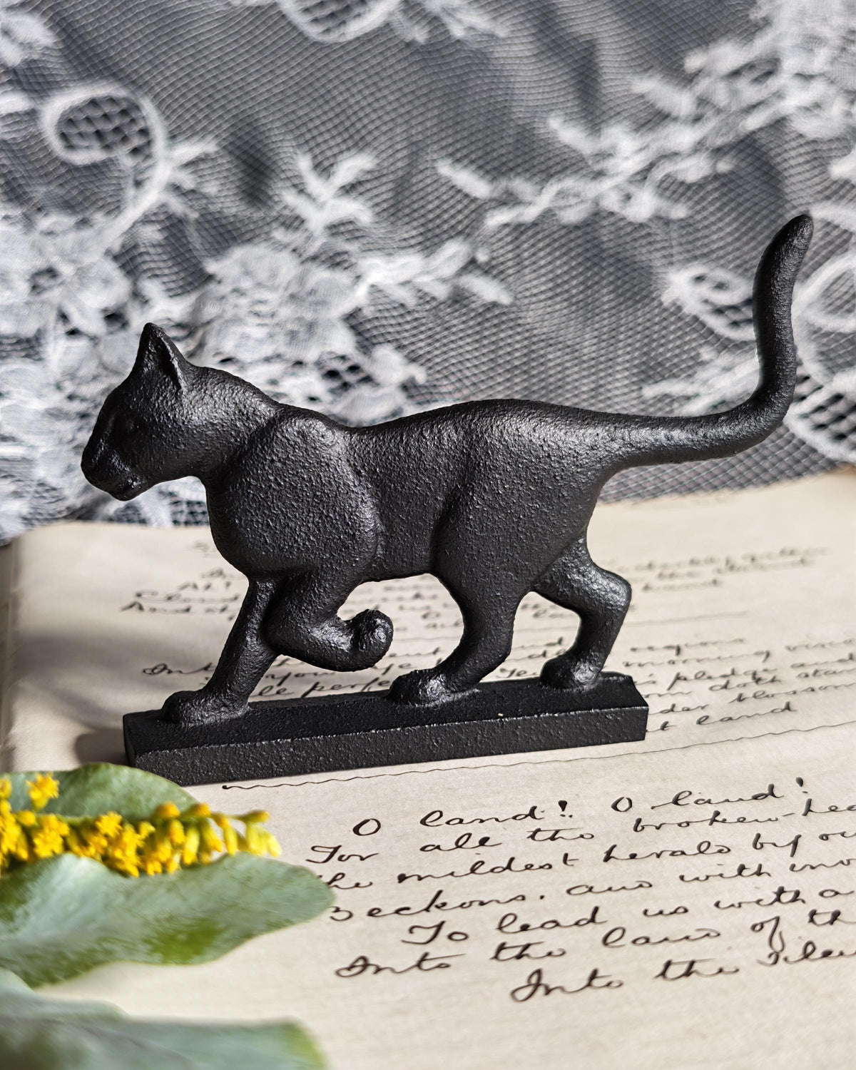 Vintage Franklin Mint Bootscraper Cat 1986 Cast Iron Curio Cabinet Cats