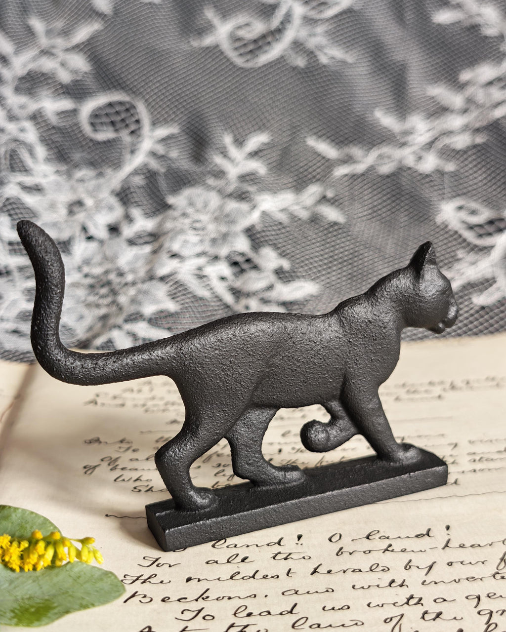 Vintage Franklin Mint Bootscraper Cat 1986 Cast Iron Curio Cabinet Cats