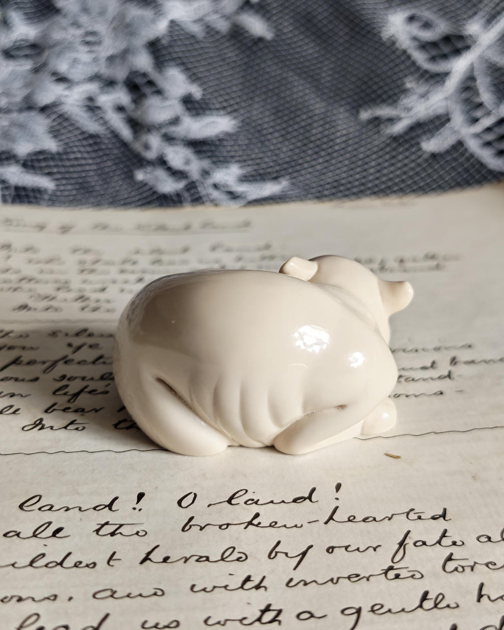 Vintage Franklin Mint Netsuke Cat 1986 | Curio Cabinet Cats Figurine