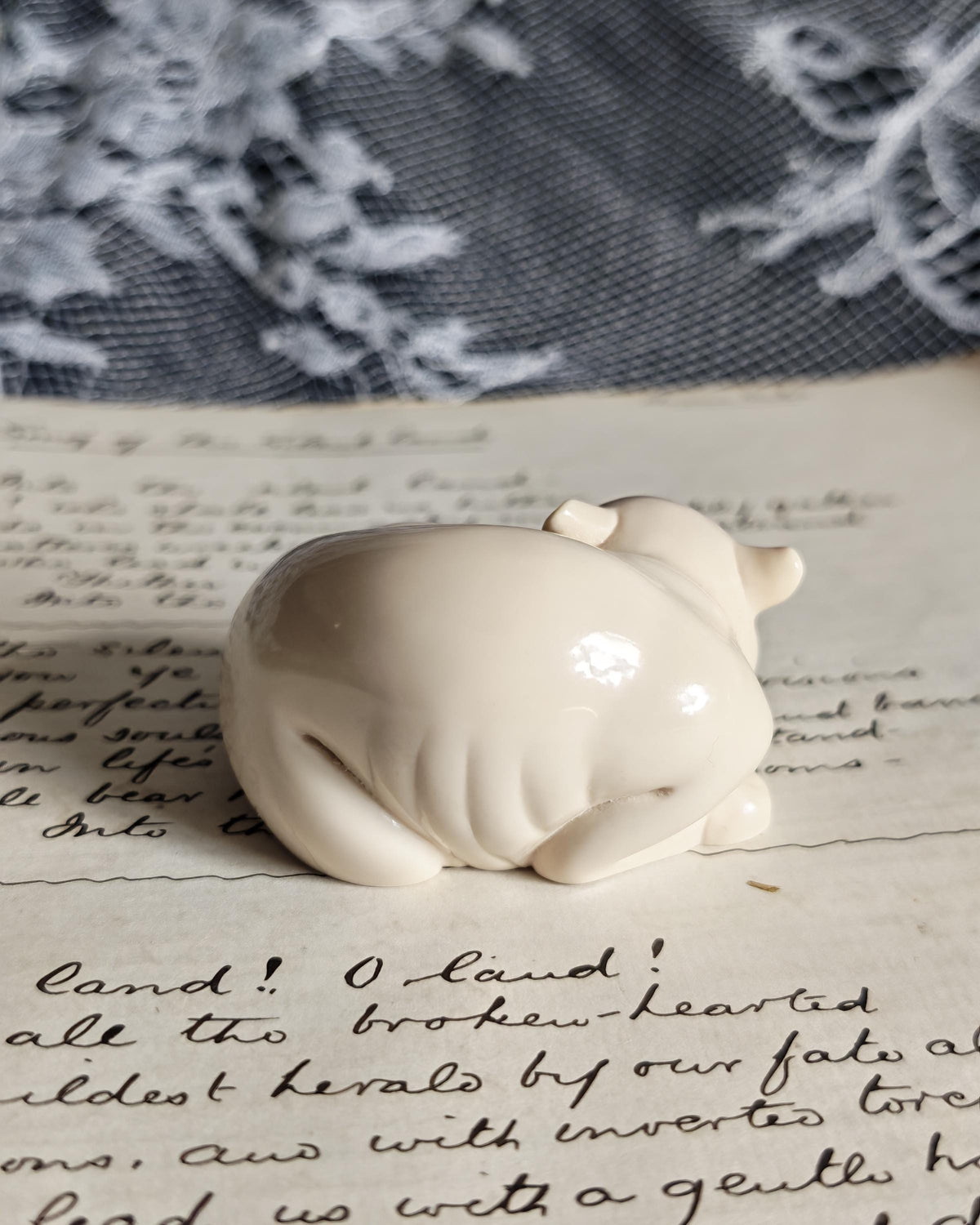 Vintage Franklin Mint Netsuke Cat 1986 | Curio Cabinet Cats Figurine