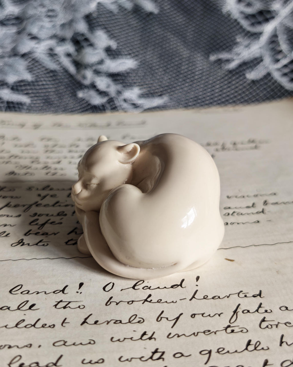 Vintage Franklin Mint Netsuke Cat 1986 | Curio Cabinet Cats Figurine