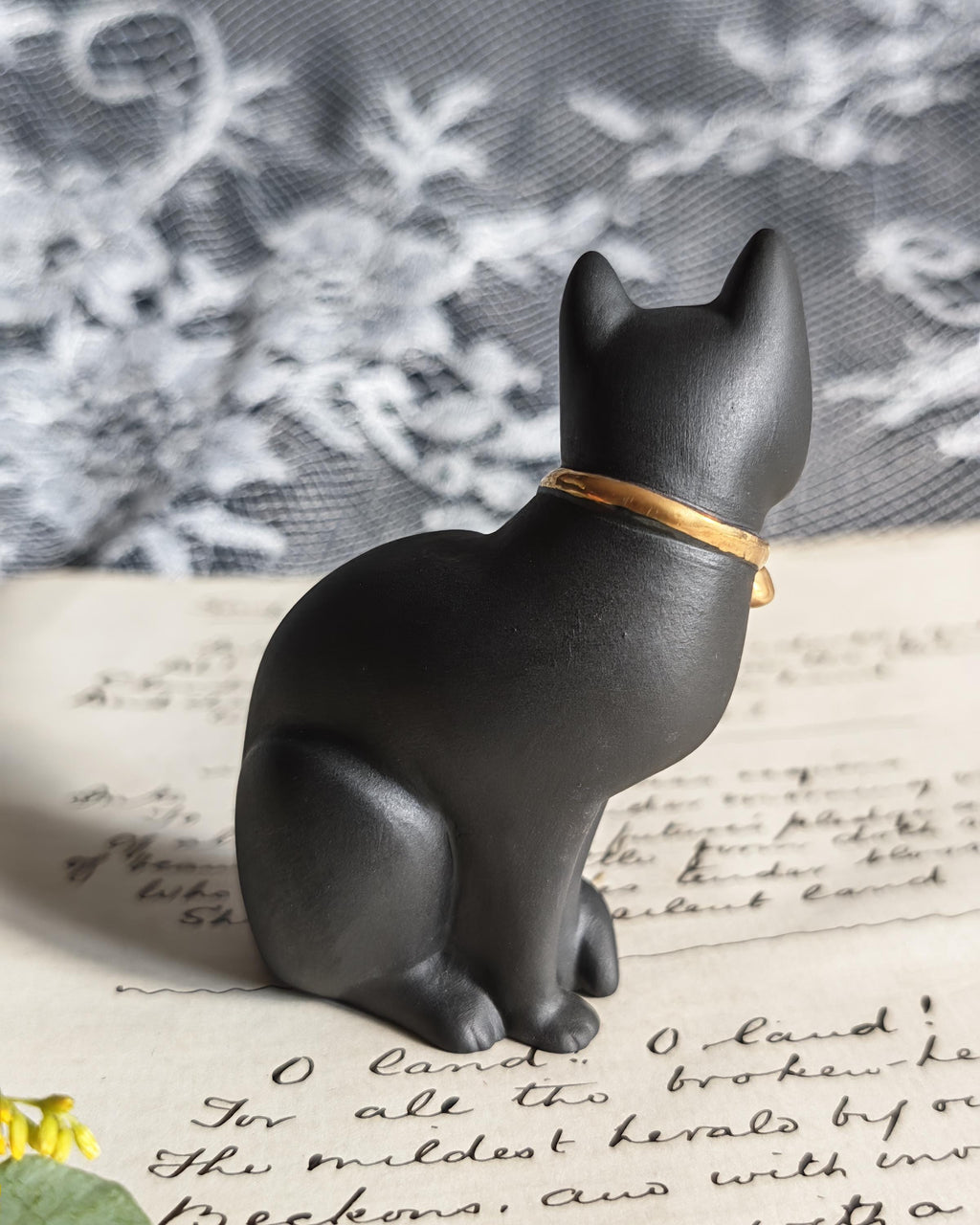 Vintage Franklin Mint Black Basalt Cat 1988 | Curio Cabinet Cats Figurine