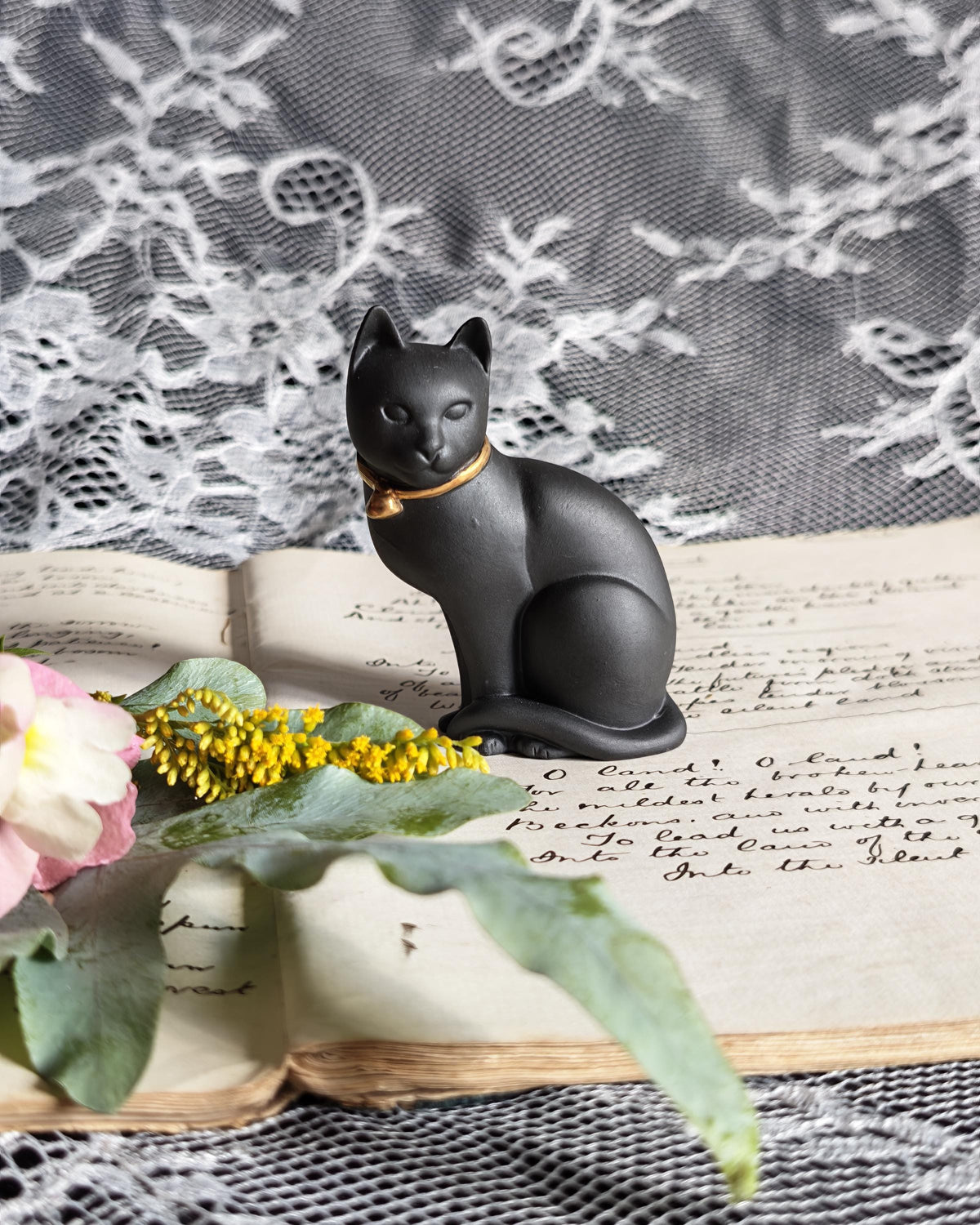 Vintage Franklin Mint Black Basalt Cat 1988 | Curio Cabinet Cats Figurine