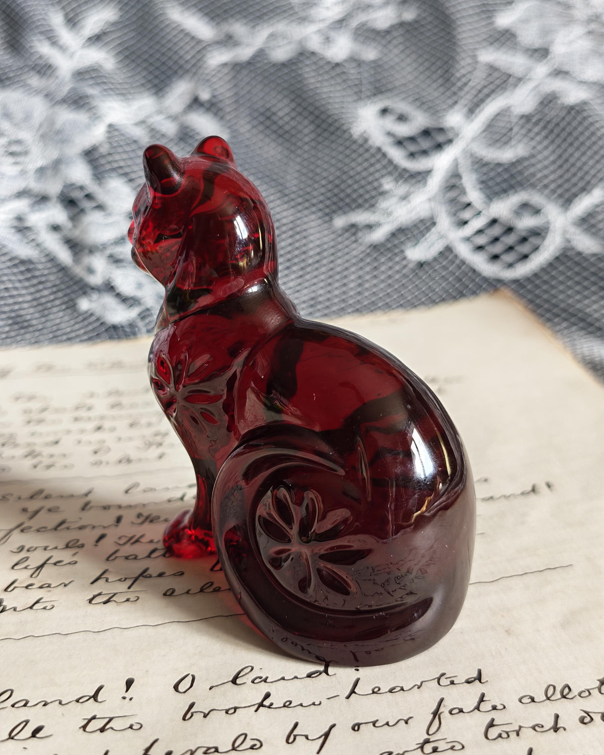 Rare Franklin Mint Ruby Glass Cat | Curio Cabinet Cats Figurine c1990