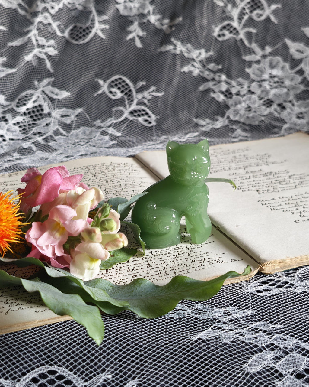Vintage Franklin Mint Ch’ing Dynasty Cat | Curio Cabinet Cats Green Glass