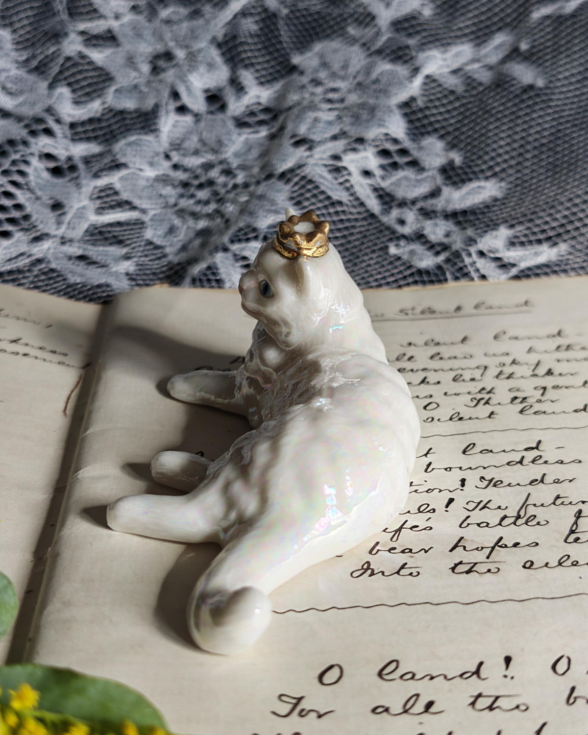 Vintage Franklin Mint Lustre Glaze Curio Cabinet Cat | Crowned Persian Cat c1990