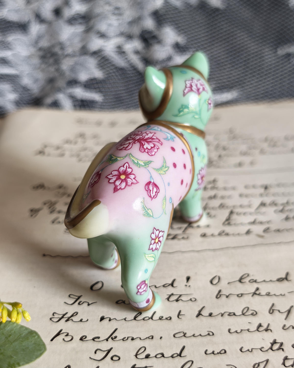 Rare Franklin Mint Famille Rose Cat | Curio Cabinet Cats Vintage Figurine