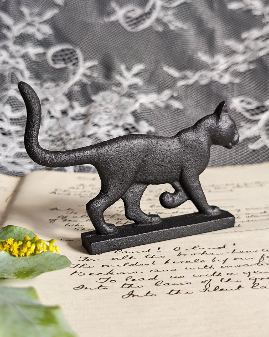 Vintage Franklin Mint Bootscraper Cat 1986 Cast Iron Curio Cabinet Cats