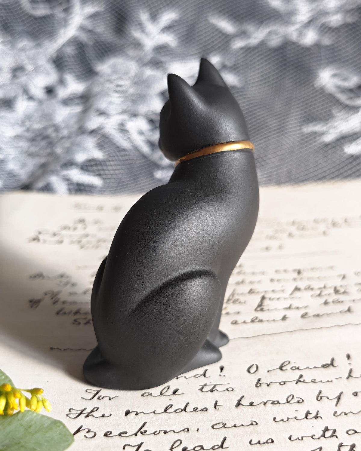 Vintage Franklin Mint Black Basalt Cat 1988 | Curio Cabinet Cats Figurine