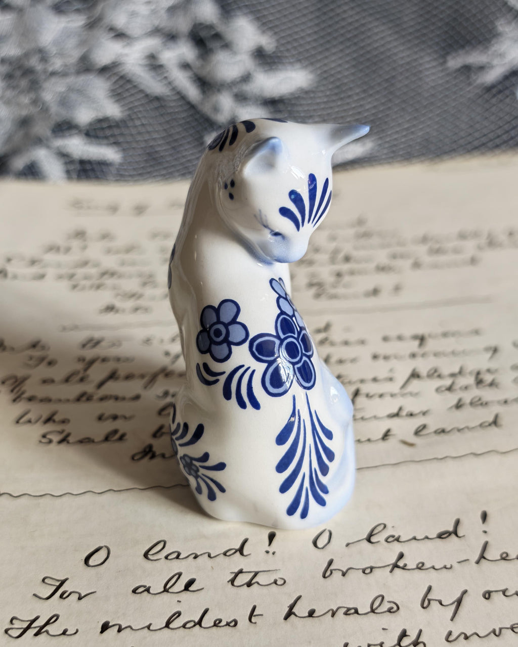 Vintage Franklin Mint Delft Cat 1986 | Curio Cabinet Cats Porcelain Figurine